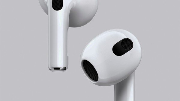 apple-lanzo-la-tercera-generacion-de-auriculares-airpods,-con-audio-espacial
