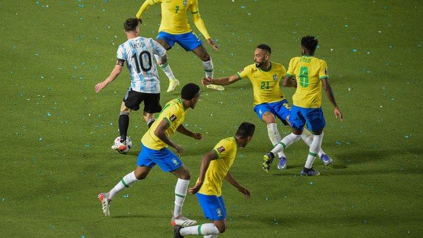 mision-cumplida:-la-argentina-de-messi-empato-con-brasil-y-se-clasifico-para-el-mundial-de-qatar-2022-gracias-a-las-derrotas-de-chile-y-uruguay