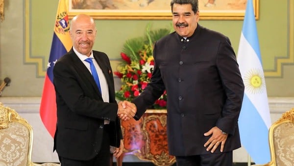 nuevo-acercamiento-al-chavismo:-vuelven-los-vuelos-a-caracas-y-apuestan-por-un-aumento-del-comercio-bilateral