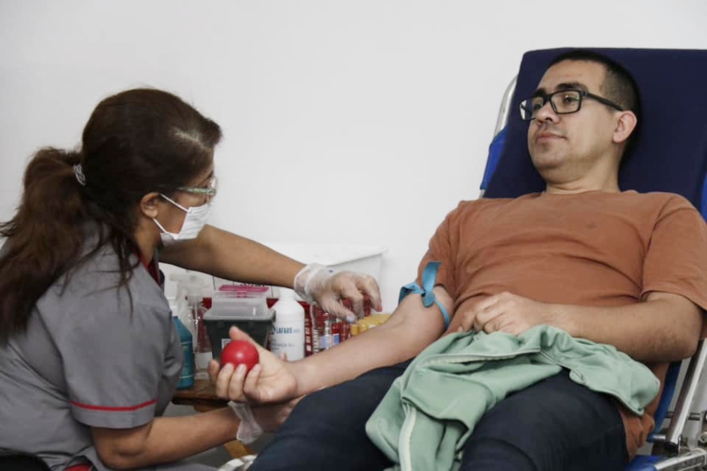 el-banco-de-sangre-convoca-a-donantes-para-no-disminuir-su-stock-en-verano